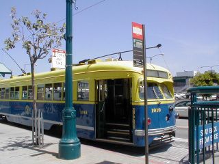 munistreetcarsanfrancisco.jpg (20230 bytes)