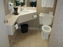 hi_bath1.jpg (8557 bytes)